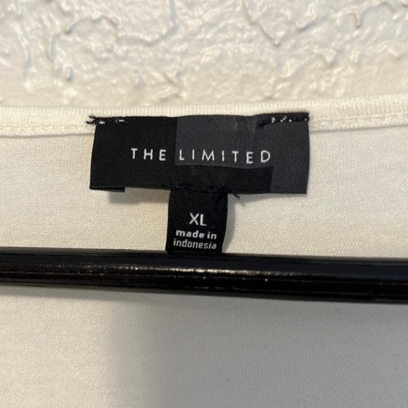 New Limited top with lace - Picture 5 of 7